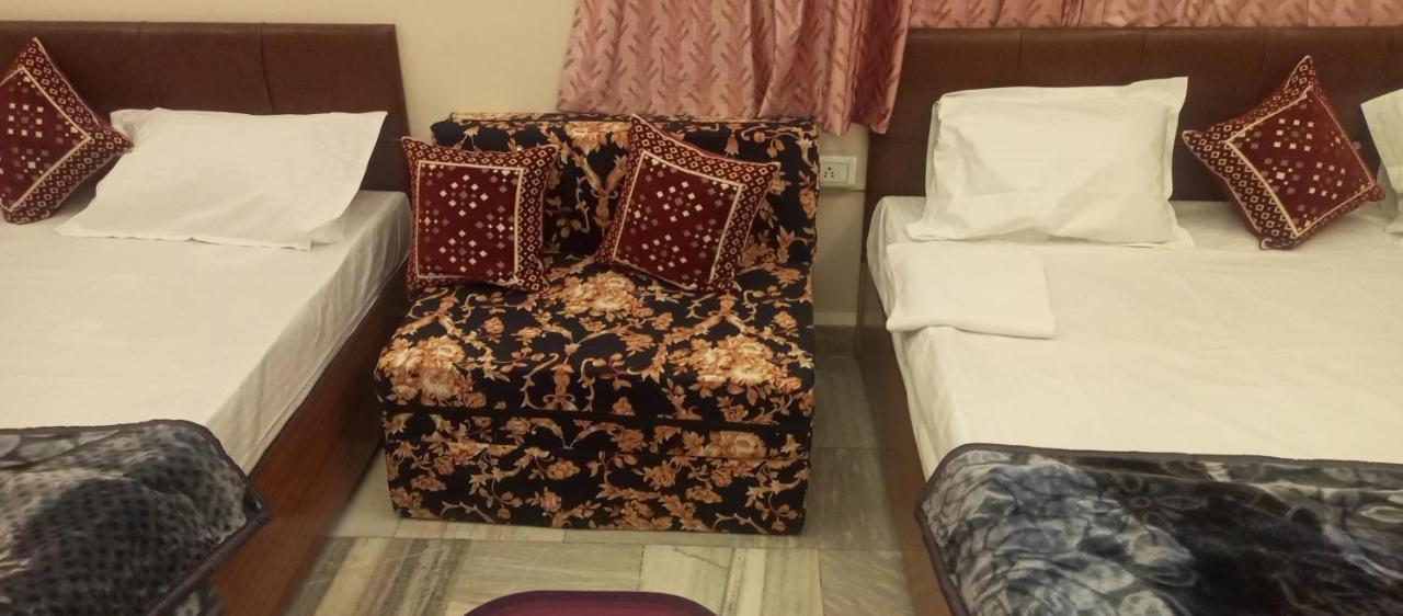 우자인 Aashirwad Residency B&B 외부 사진