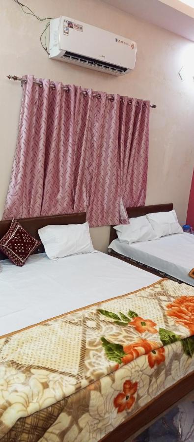 우자인 Aashirwad Residency B&B 외부 사진