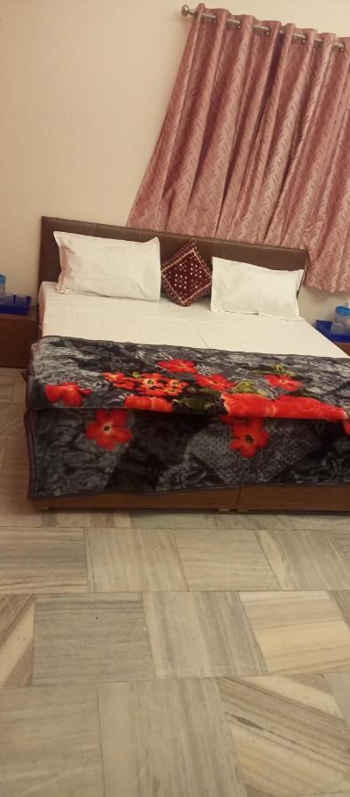 우자인 Aashirwad Residency B&B 외부 사진