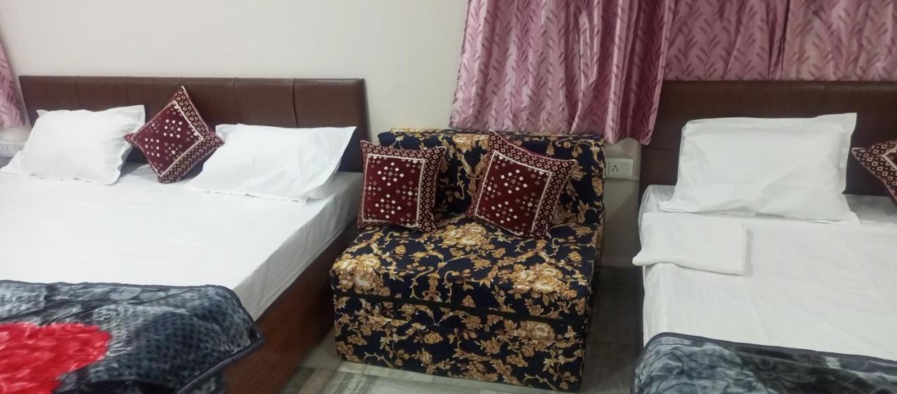 우자인 Aashirwad Residency B&B 외부 사진