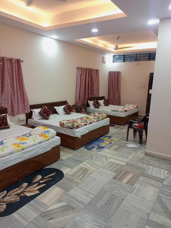 우자인 Aashirwad Residency B&B 외부 사진
