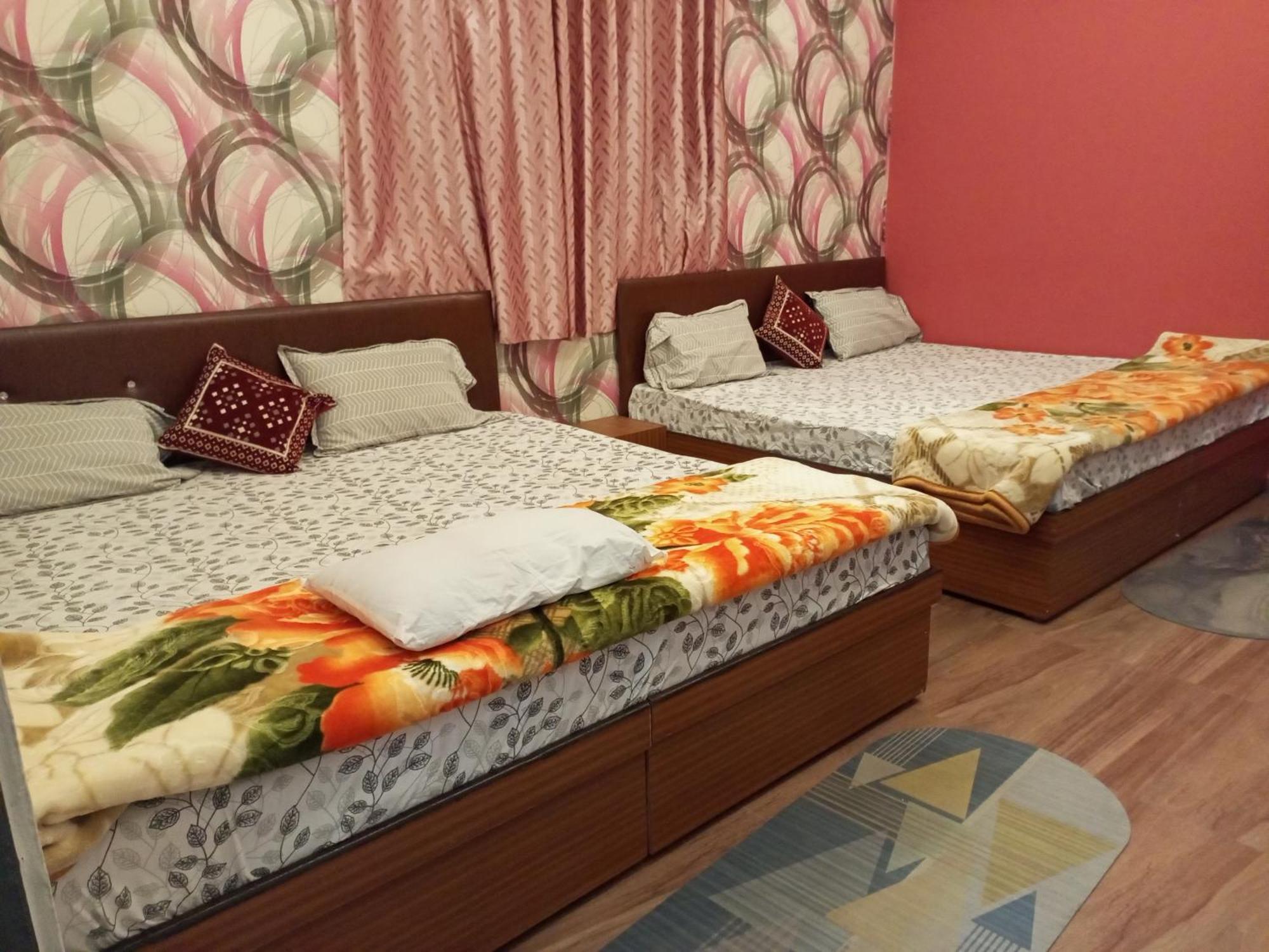 우자인 Aashirwad Residency B&B 외부 사진