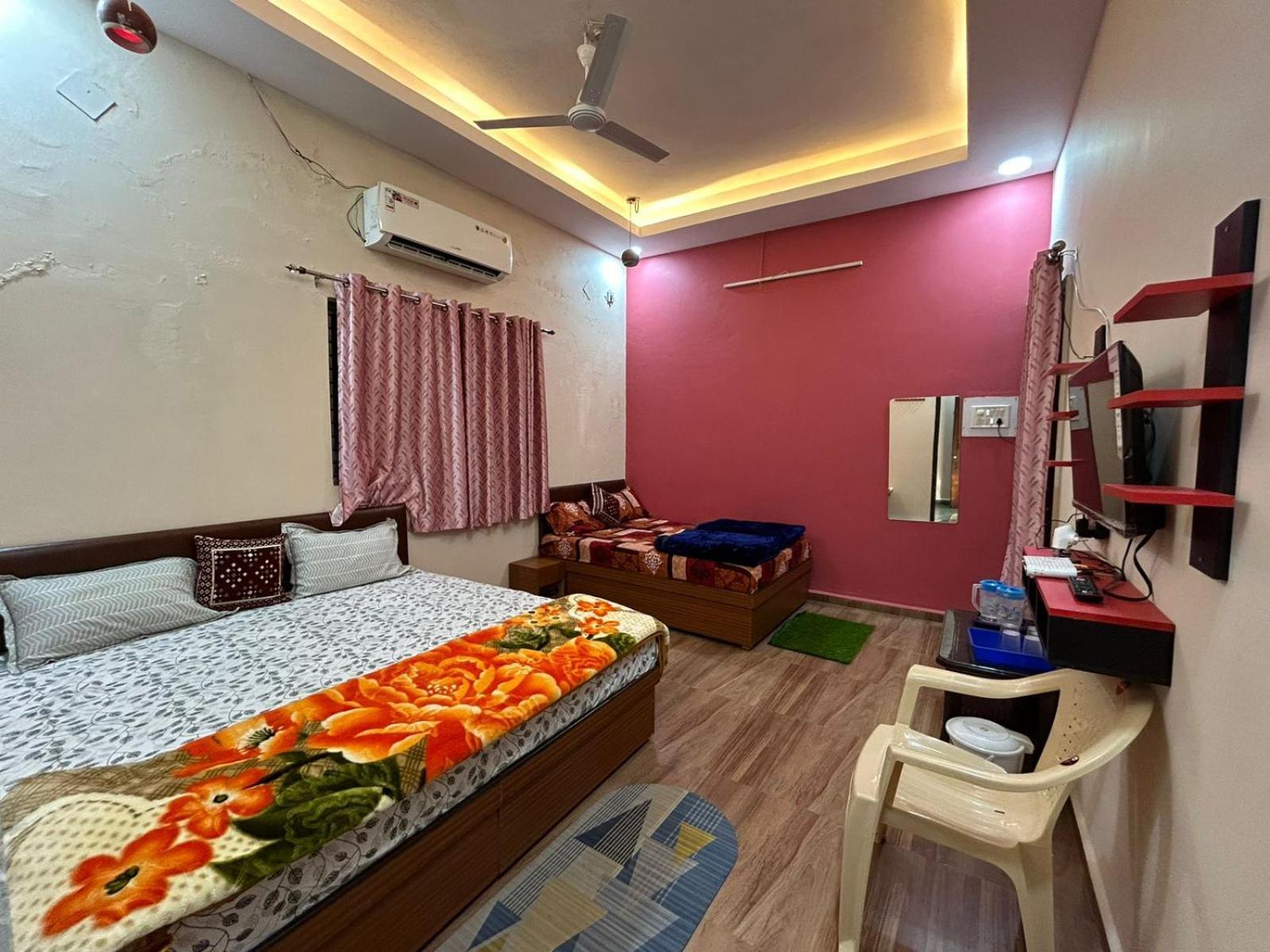 우자인 Aashirwad Residency B&B 객실 사진