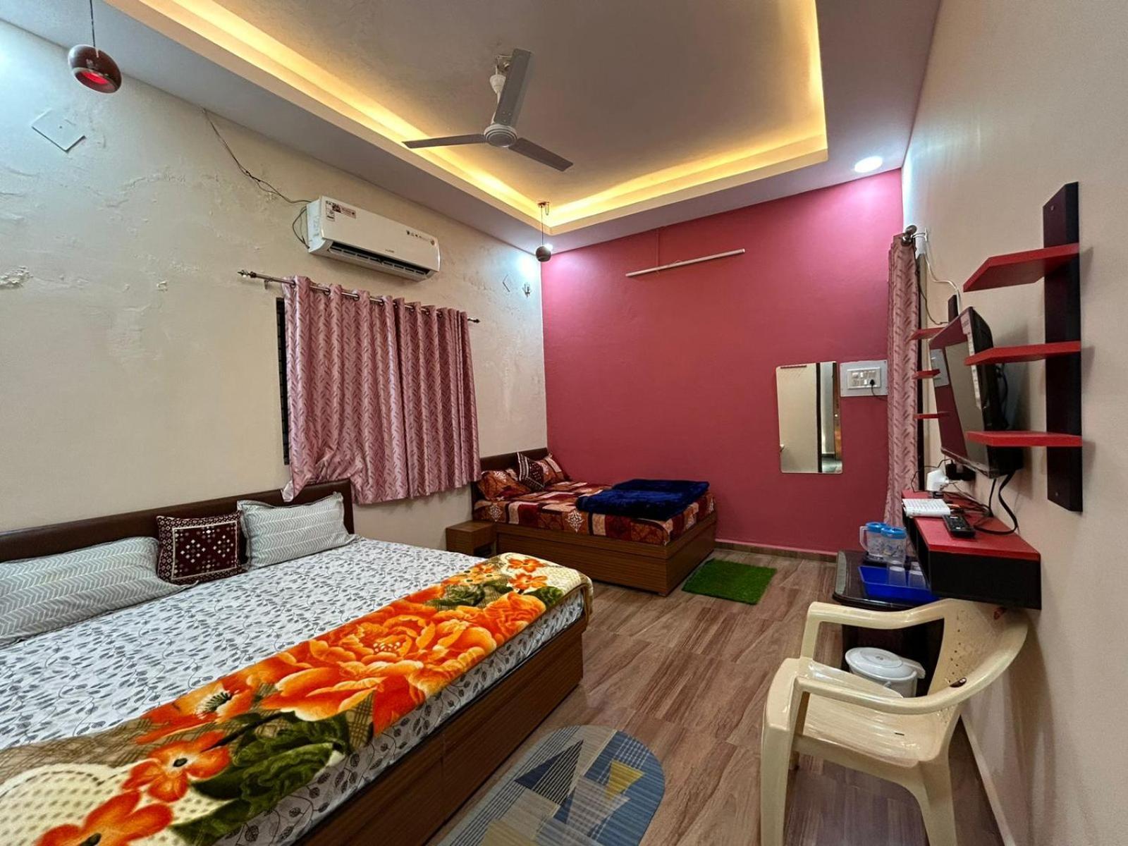 우자인 Aashirwad Residency B&B 객실 사진